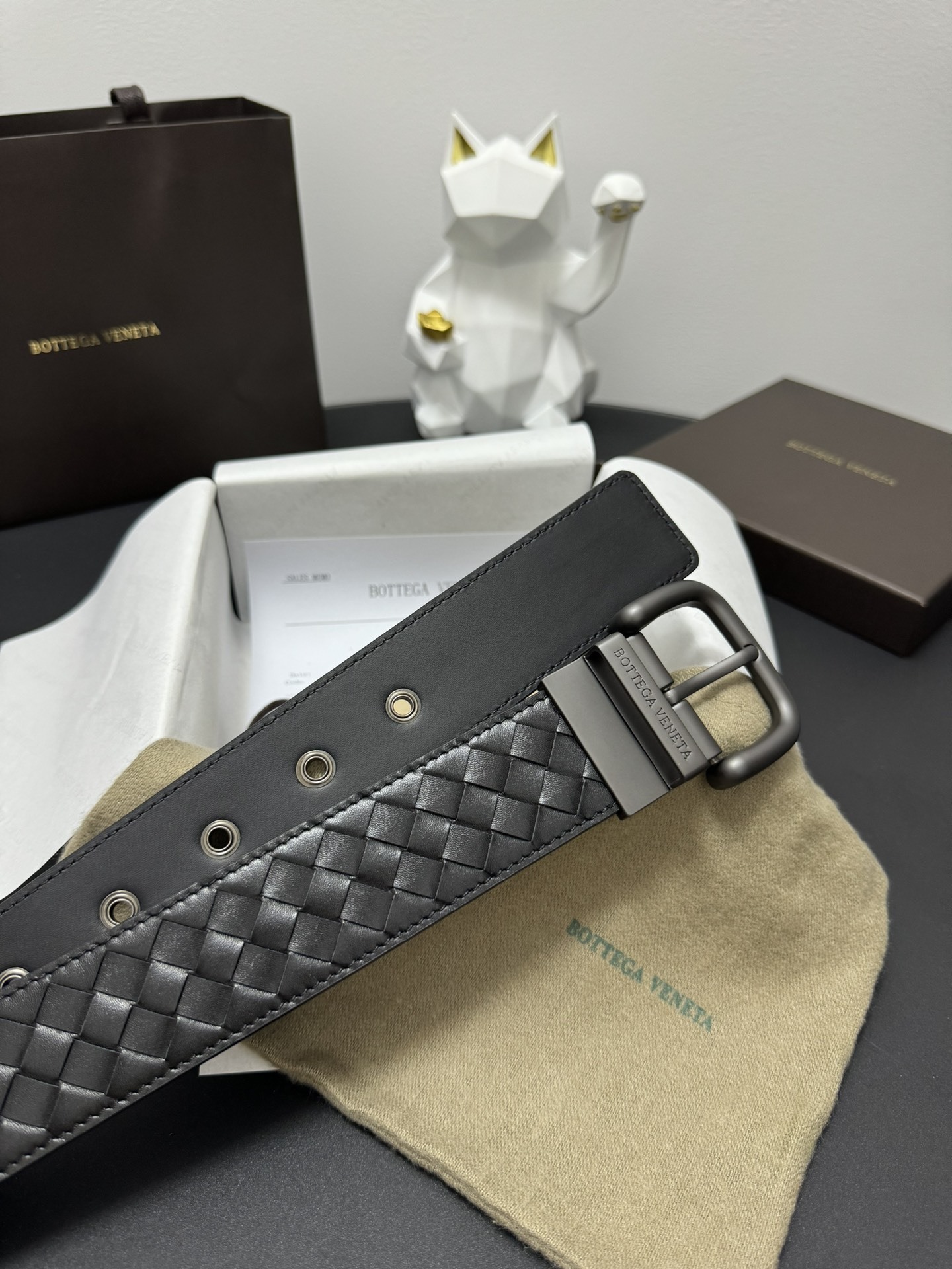 Bottega Veneta Premium Woven Leather Belt - Timeless Elegance