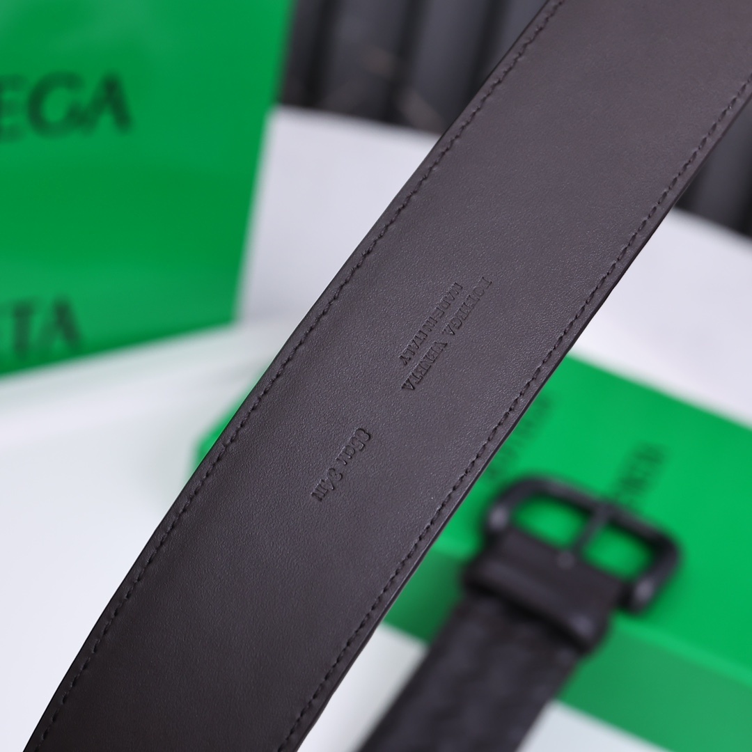 Bottega Veneta Premium Woven Leather Belt - Timeless Style