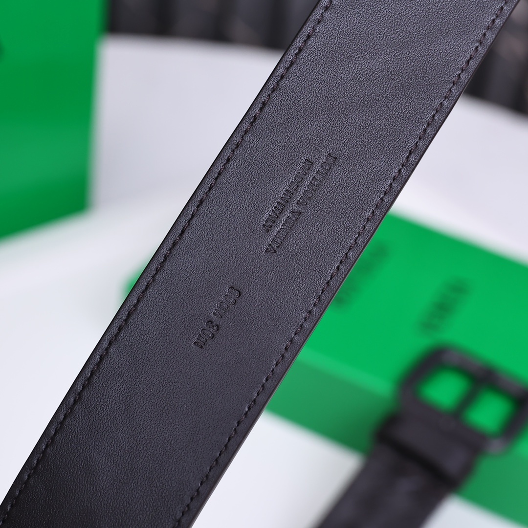 Bottega Veneta Premium Leather Woven Belt - Iconic Style
