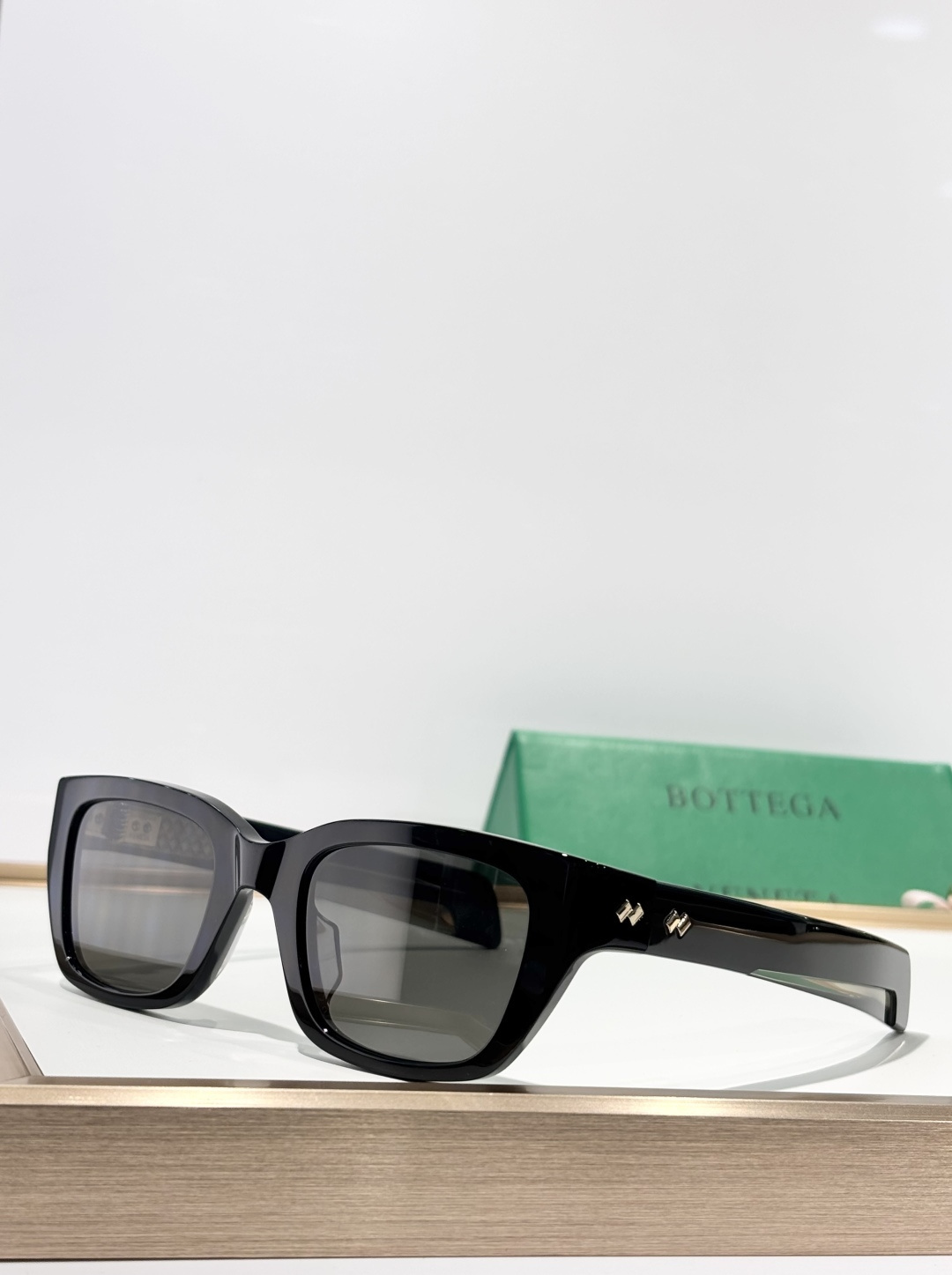 geometric Bottega Veneta Black Acetate Sunglasses