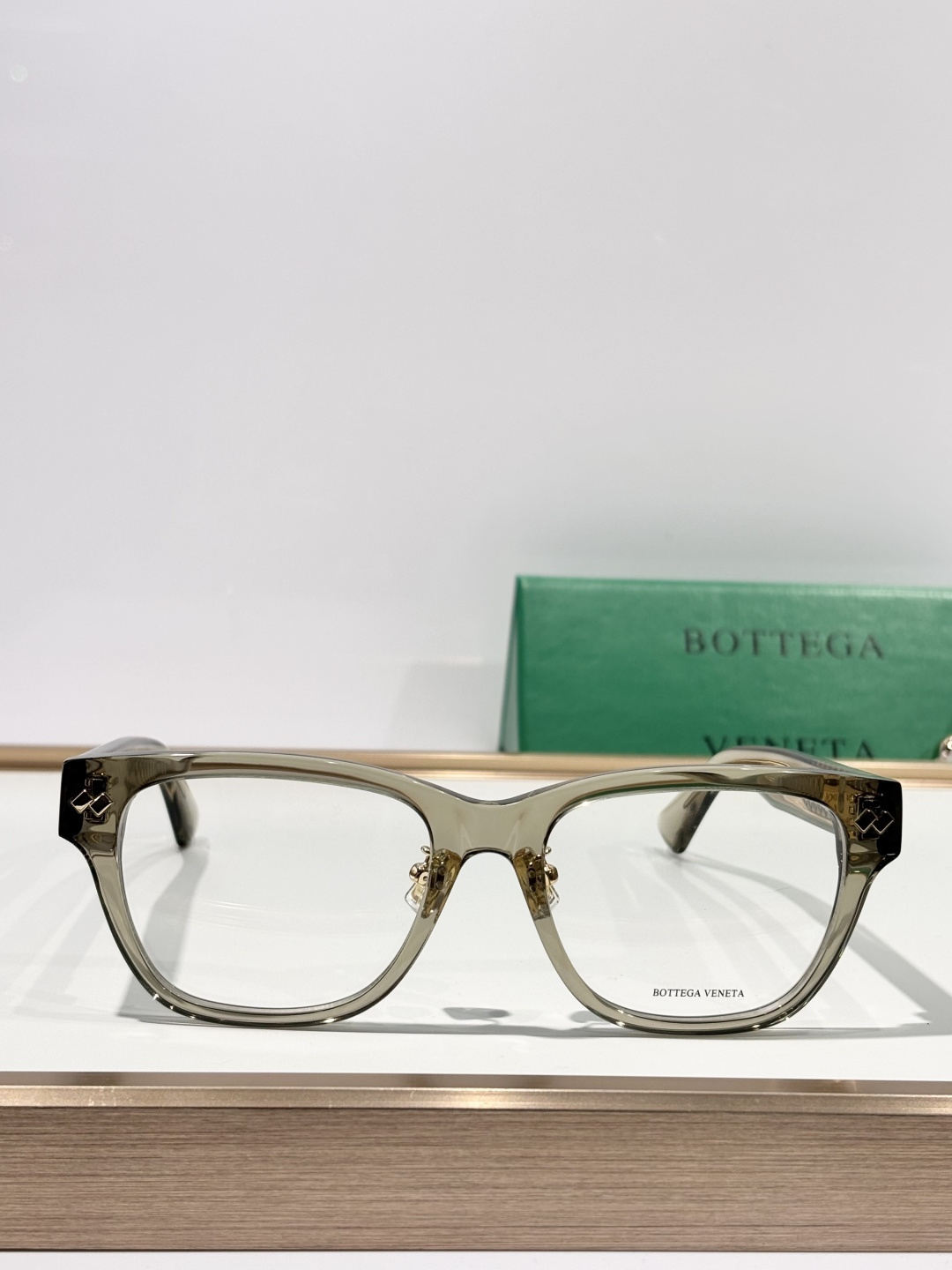 green Bottega Veneta Olive Eyeglasses – Bottega Veneta Olive Green