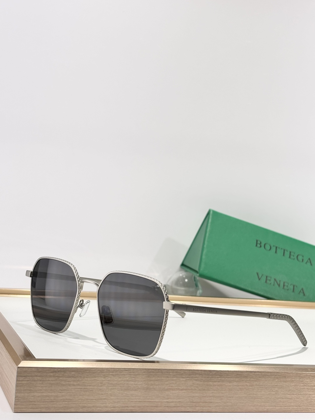 designer Bottega Veneta Silver Octagon Sunglasses – Bottega Veneta