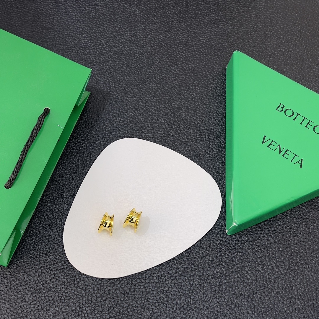 chic modern Bottega Veneta Gold Hoop Earrings – Bottega Veneta Gold