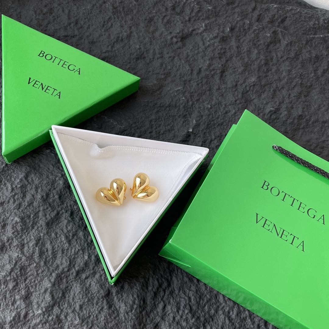 Bottega Veneta Gold Heart Clip-On Earrings – Designer Style