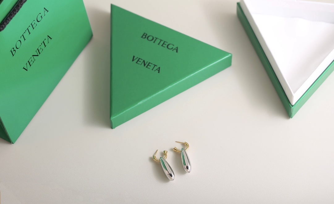 Bottega Veneta Silver Drop Earrings – Designer Dangle