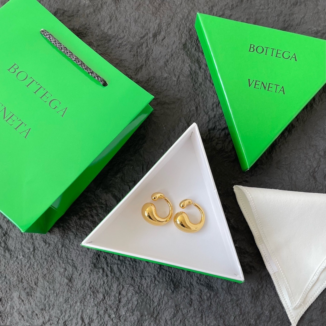 Bottega Veneta Gold Sculptural Loop Earrings – Designer Chic