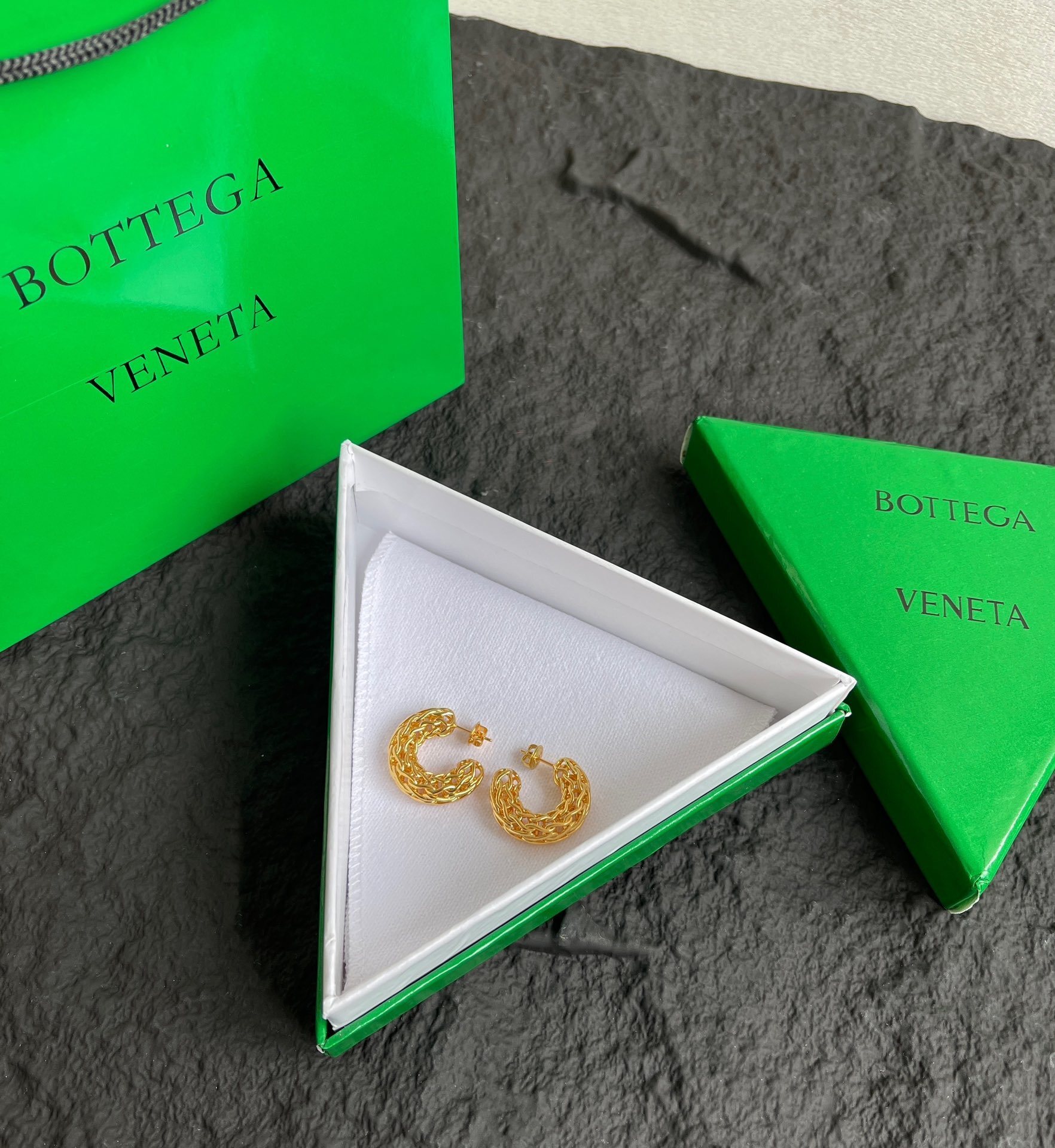 chic Bottega Veneta Gold Woven Hoop Earrings – Bottega Veneta Gold