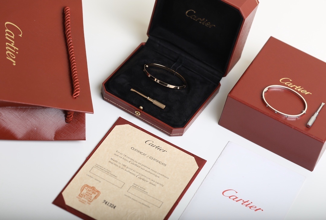 Cartier Love Bracelet – Premium Quality