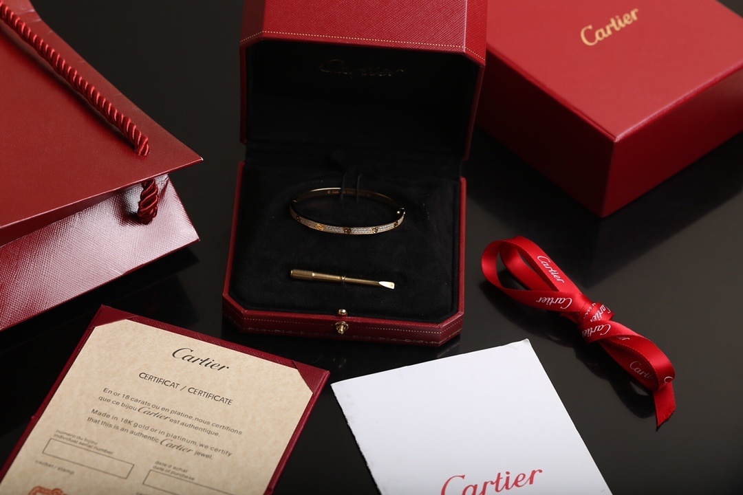 Cartier Love Bracelet – Premium Quality 18k Gold & Diamonds