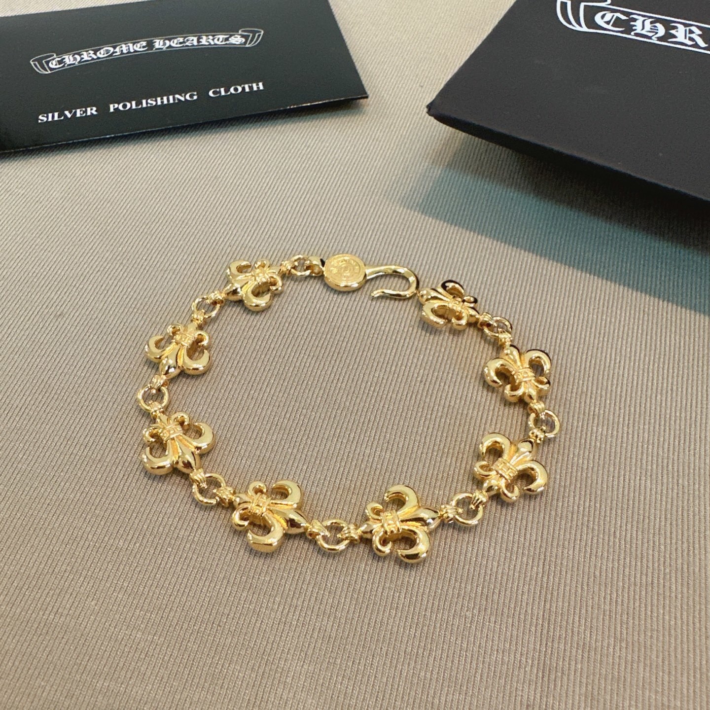 Chrome Hearts Gold Fleur Bracelet – Delicate Floral Design