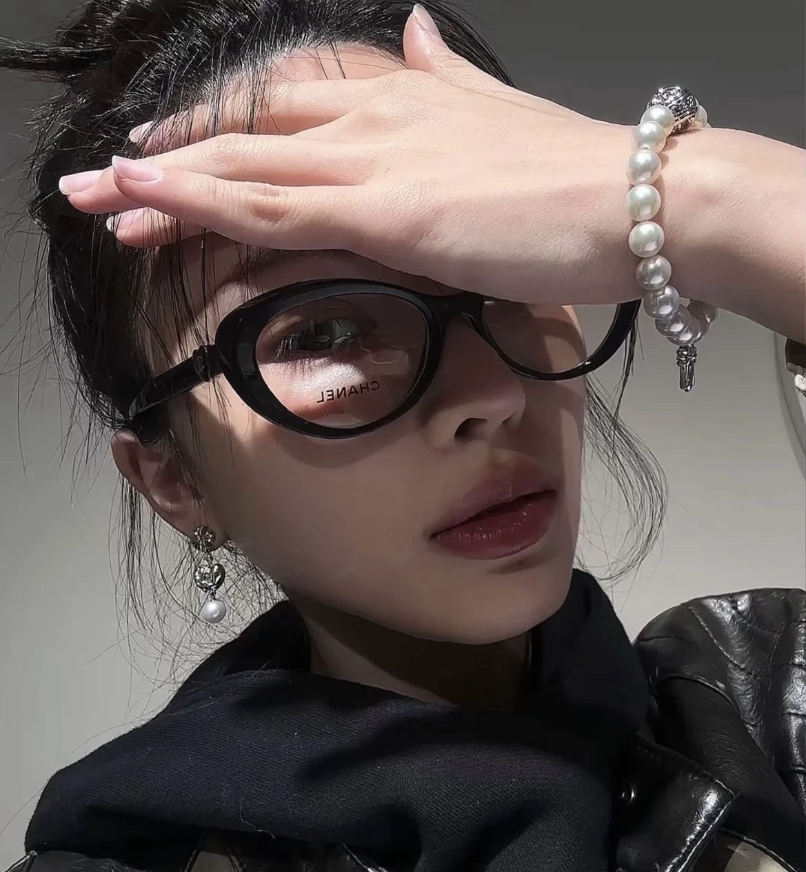 Elegant Pearl Bracelet with Cross Charm – Premium Quality