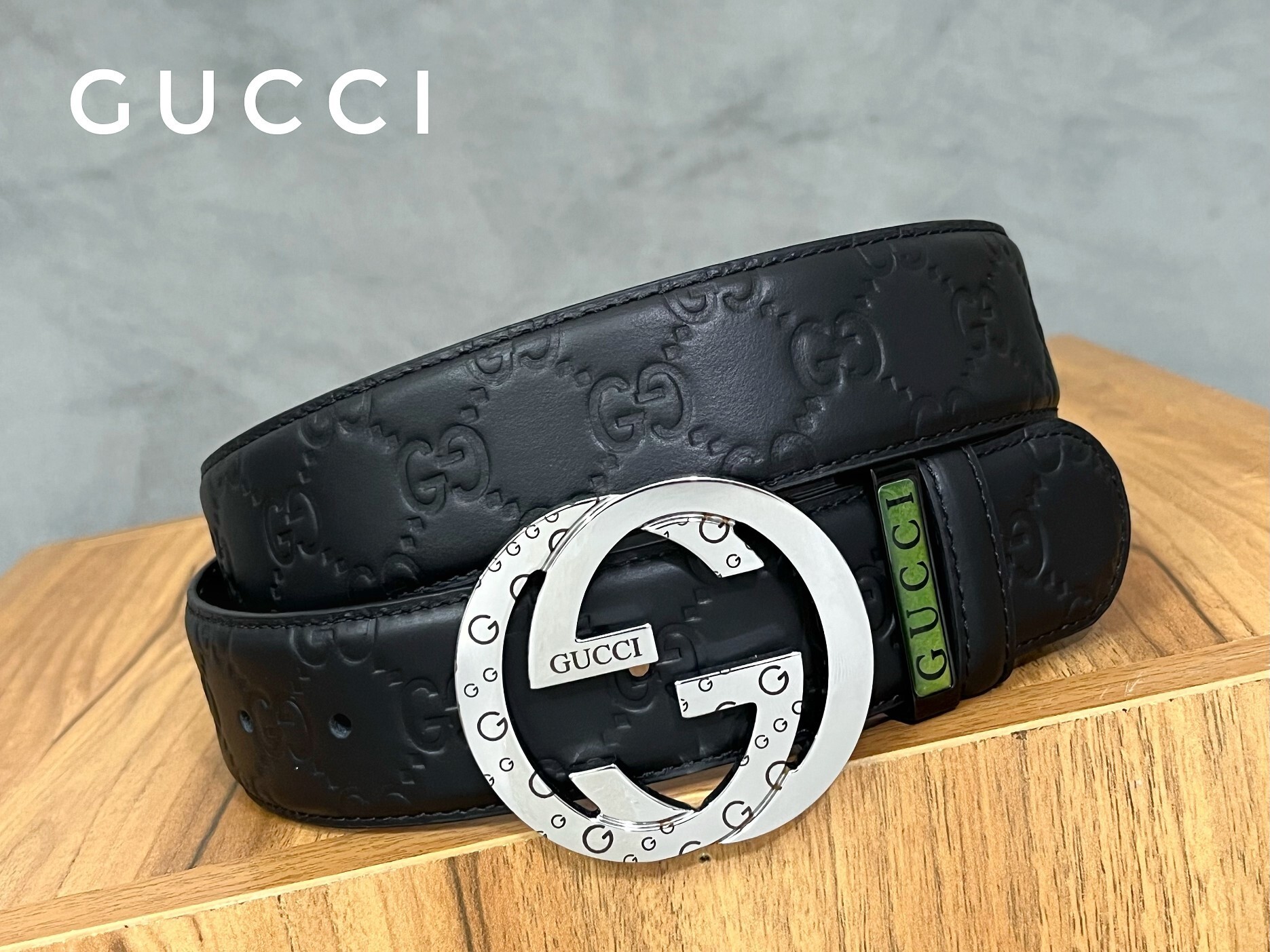 Gucci Premium Leather Belt with Signature Logo Buckle
