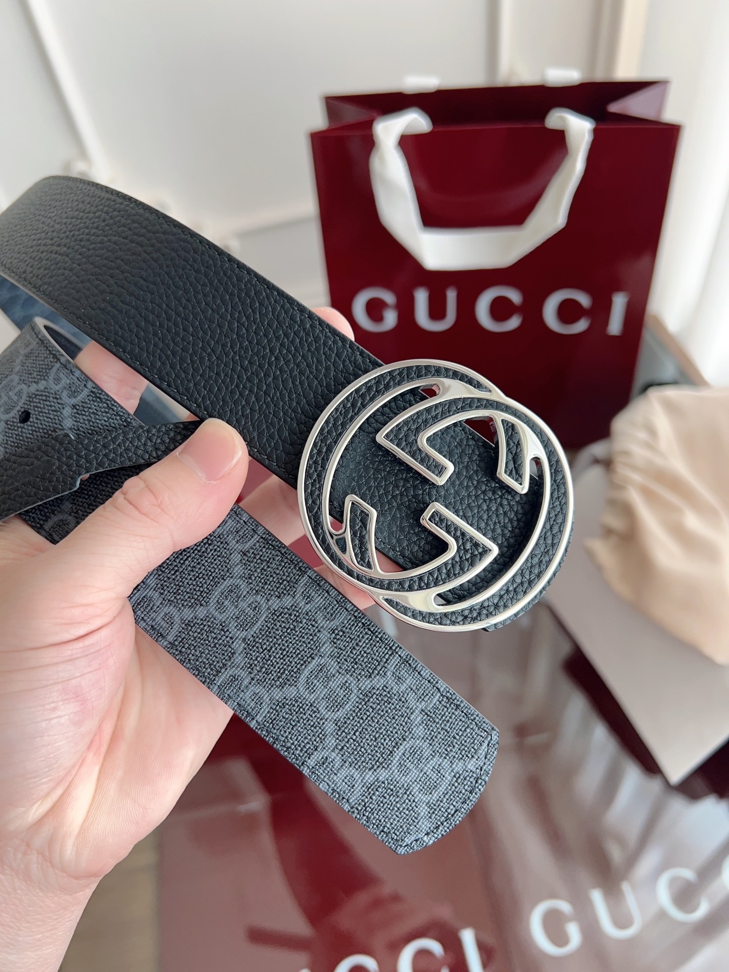 Gucci Premium Leather Belt - Iconic GG Buckle