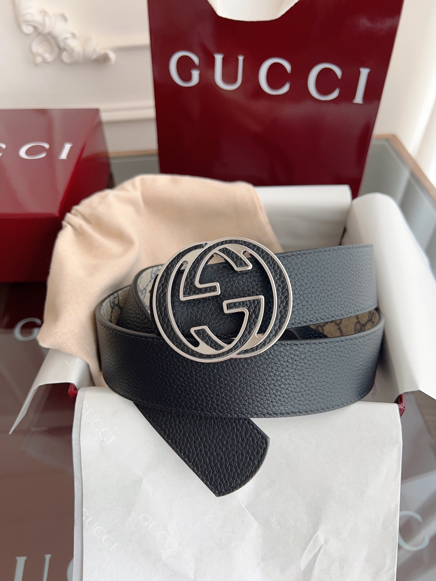 Gucci Premium Leather Belt - Iconic Style