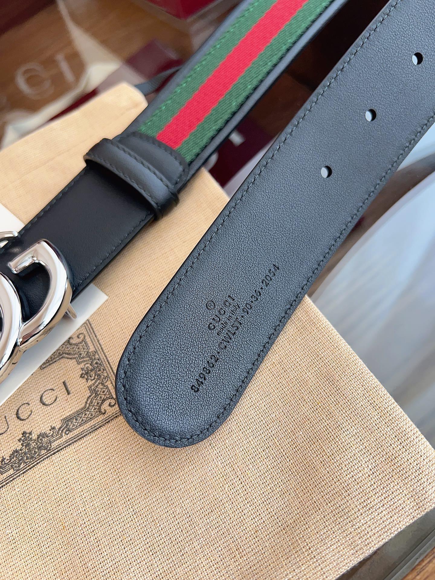 Gucci Signature Leather Belt with Interlocking G Buckle