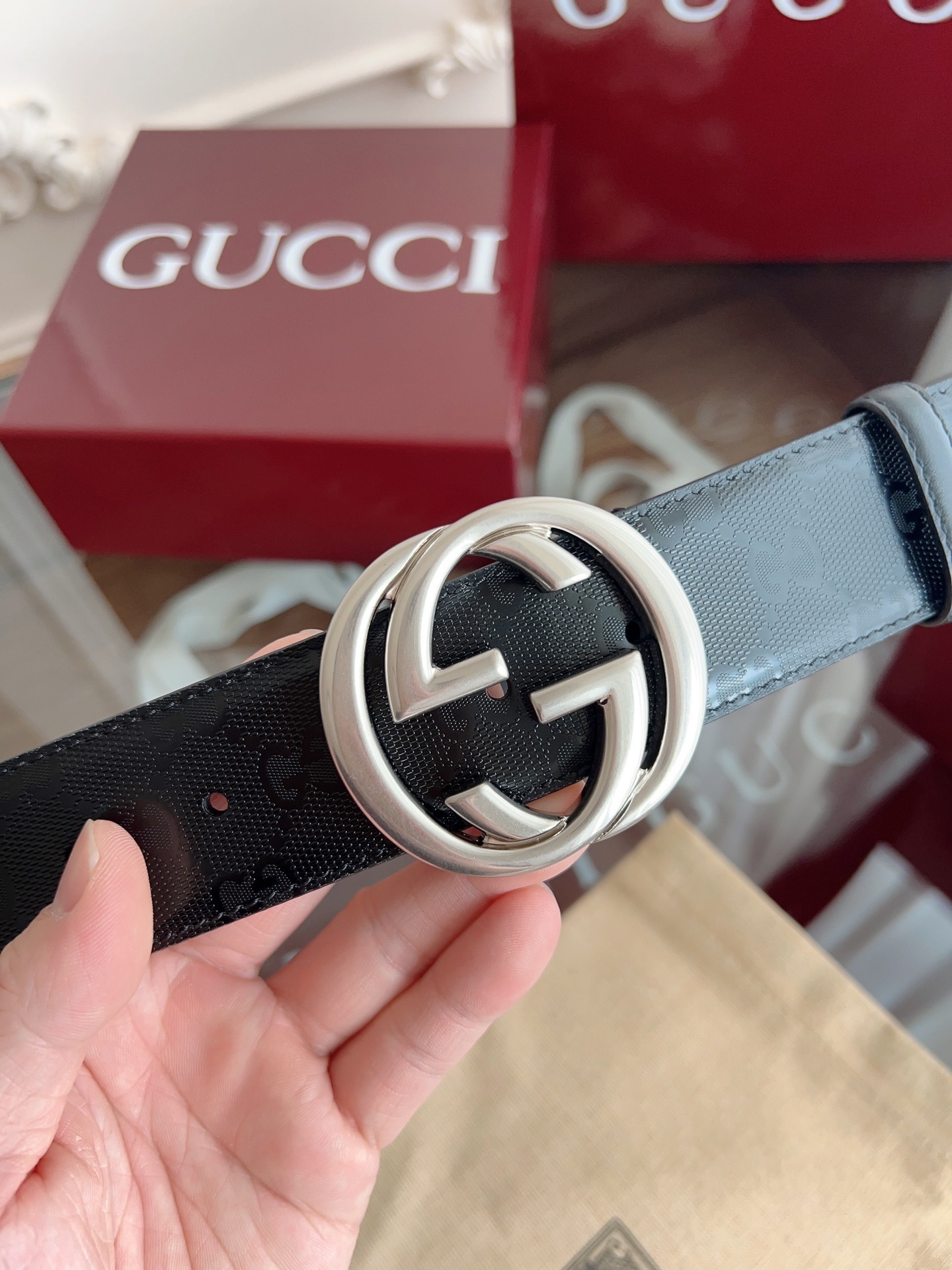 Gucci Premium Leather Belt - Iconic Style & Quality