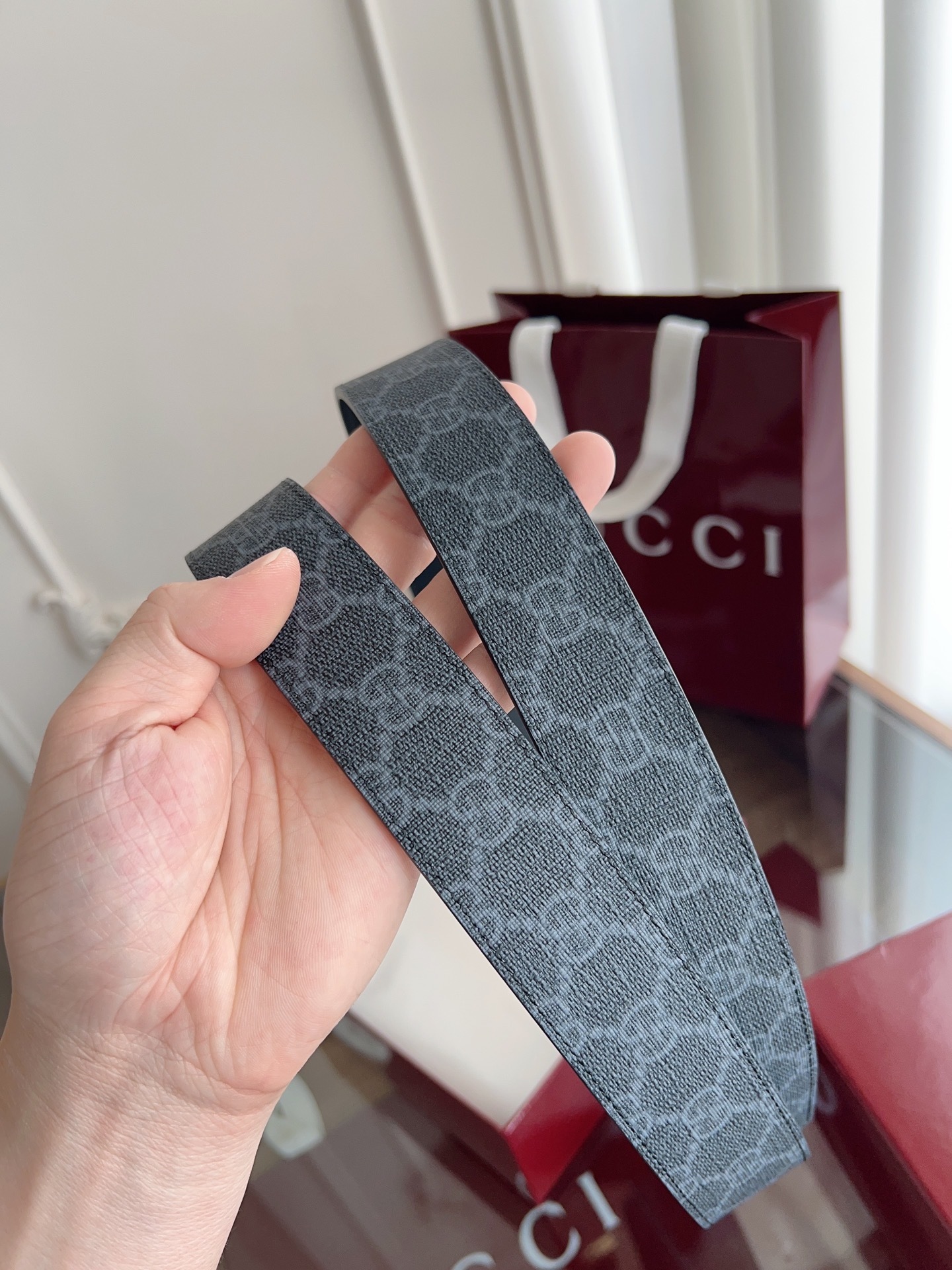 Gucci Premium Leather Belt - Iconic Style & Quality