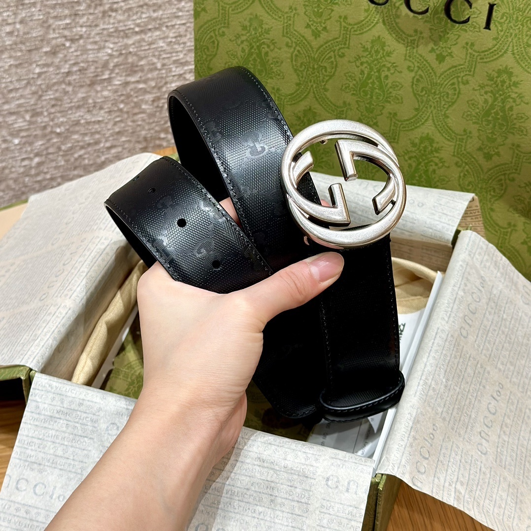 Gucci Premium Leather Belt with Interlocking G Buckle