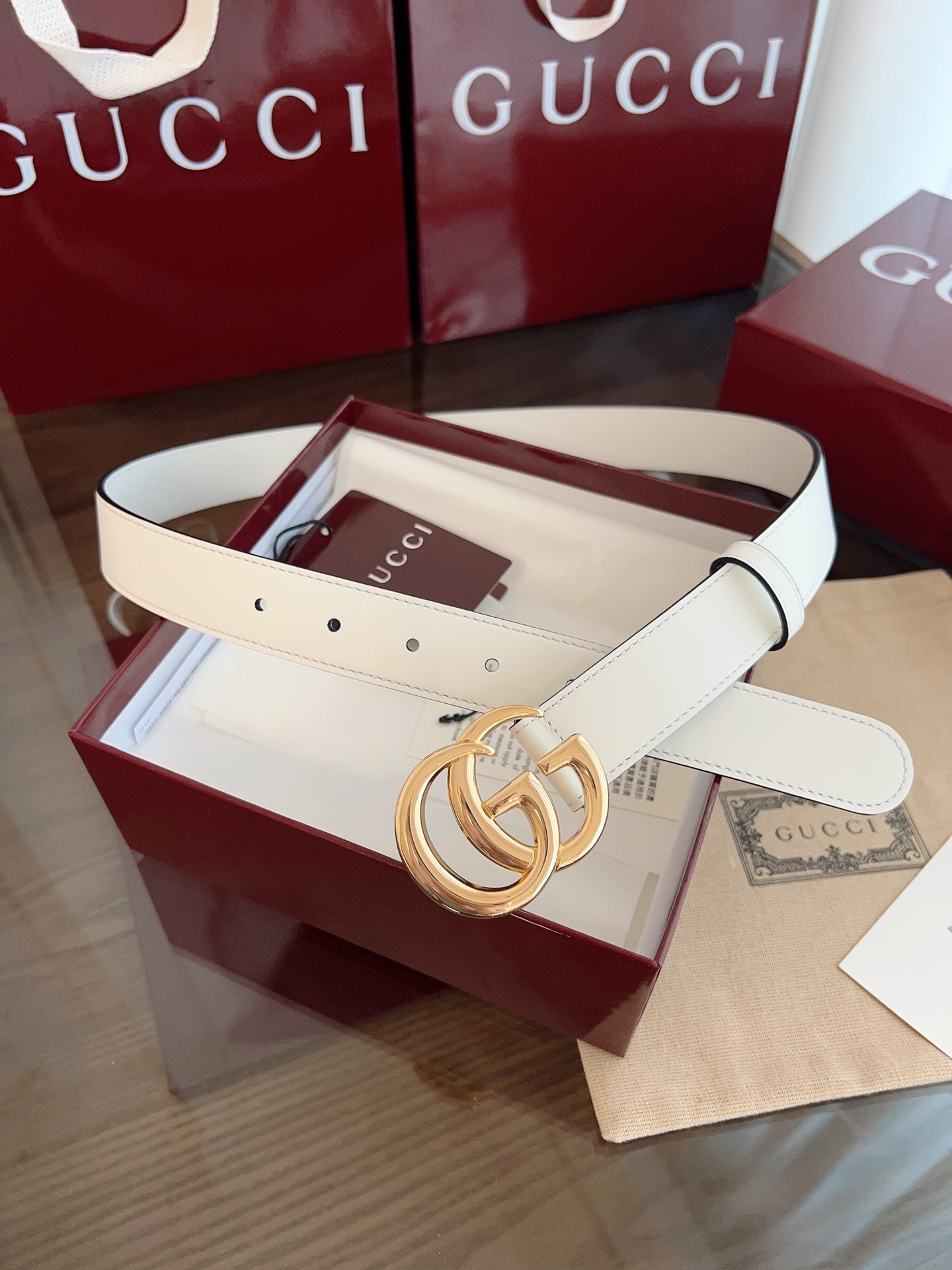 gg Gucci White Leather Belt - Gucci White Leather GG Belt - Elegant