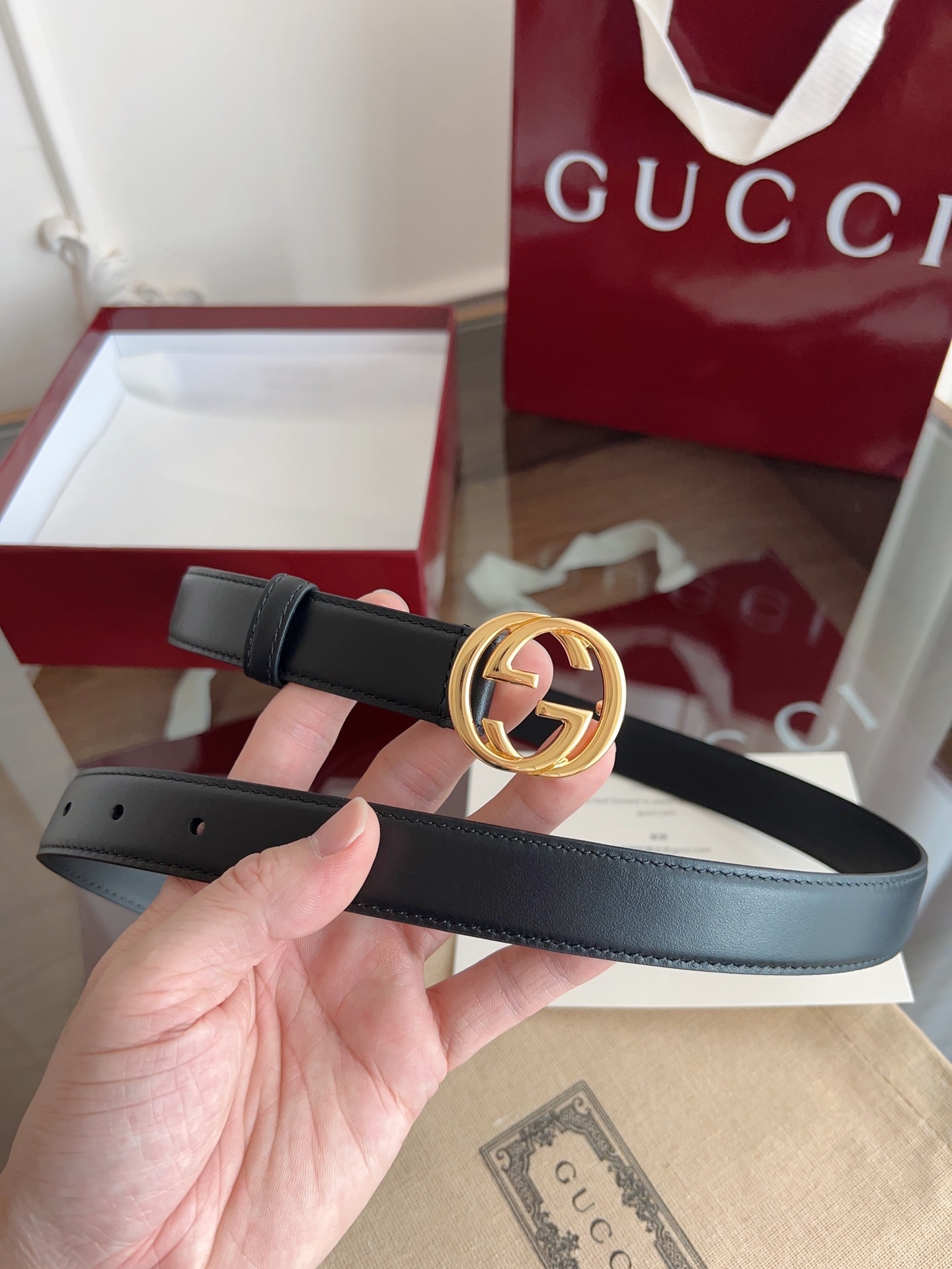 Gucci Premium Leather Belt - Iconic Style & Quality