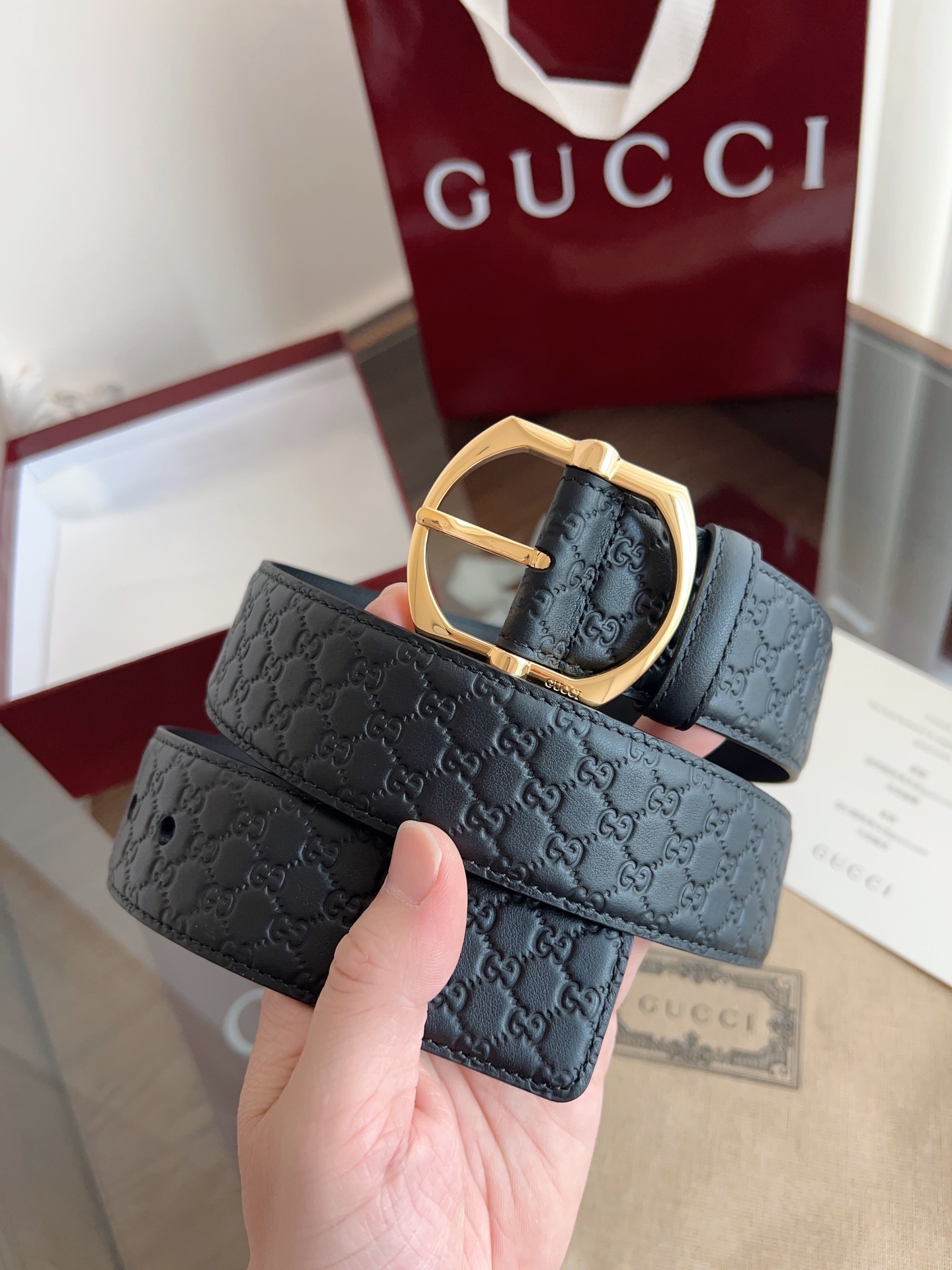 Gucci Black Micro Guccissima Leather Belt - Gold Buckle