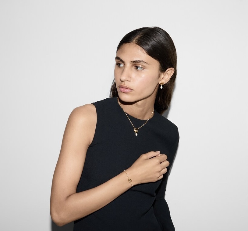 Gucci Gold GG Pearl Drop Earrings – Elegant Designer Jewelry