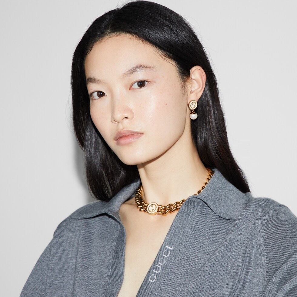 designer jewelry Gucci Gold Tone Pearl Drop Earrings – Gucci Gold Tone