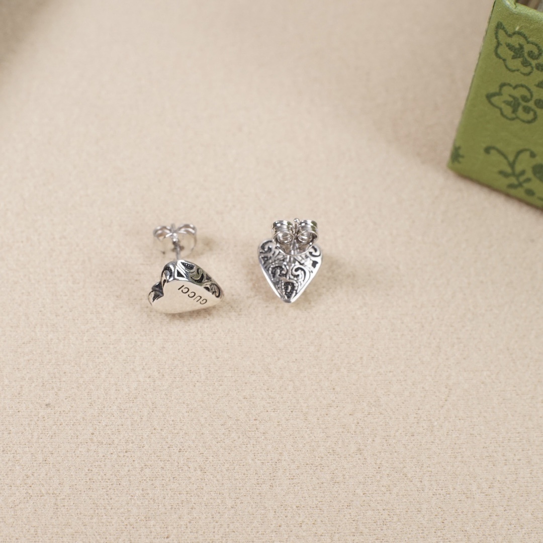 Gucci Silver Heart Earrings – Gucci Silver Heart Stud Earrings