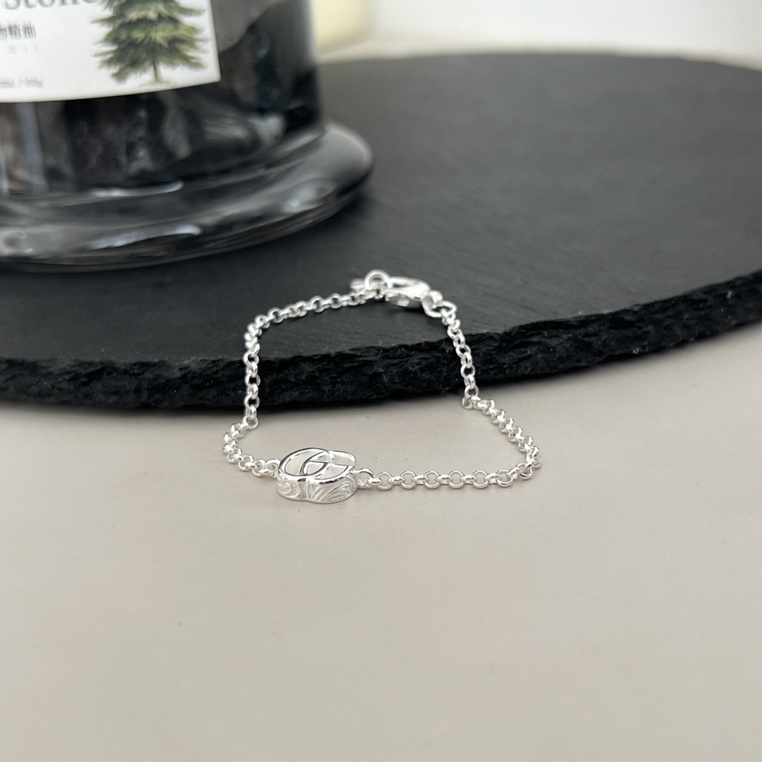 Premium Silver Charm Bracelet – Timeless Elegance