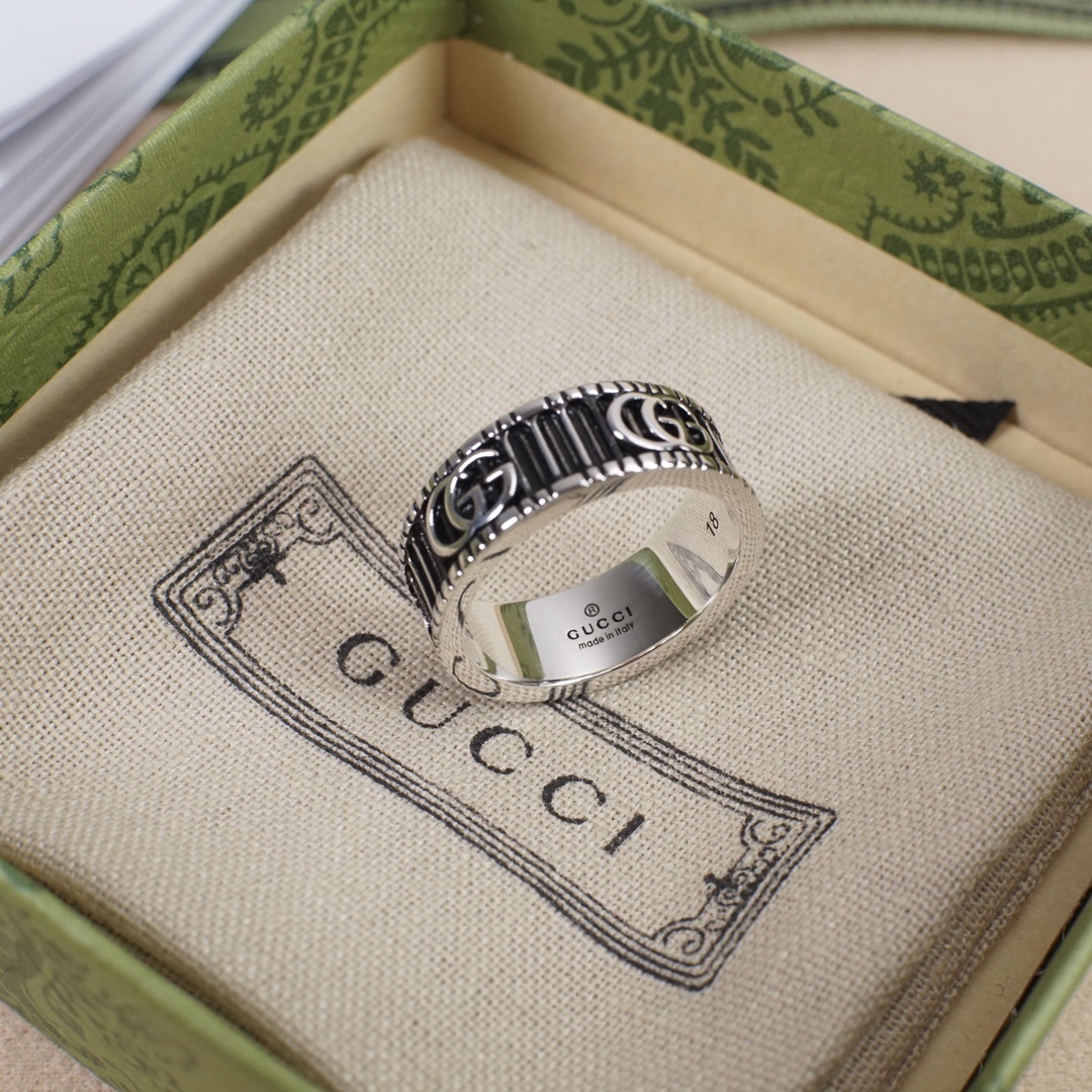 Gucci Aged Silver Ring – Gucci Aged Silver Interlocking G Ring