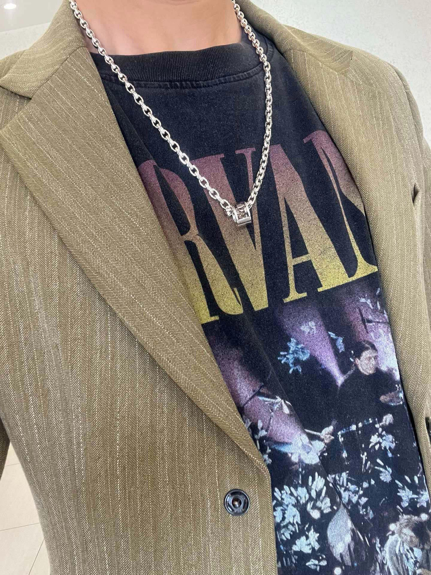 silver Gucci Cylinder Pendant Necklace – Gucci Cylinder Pendant