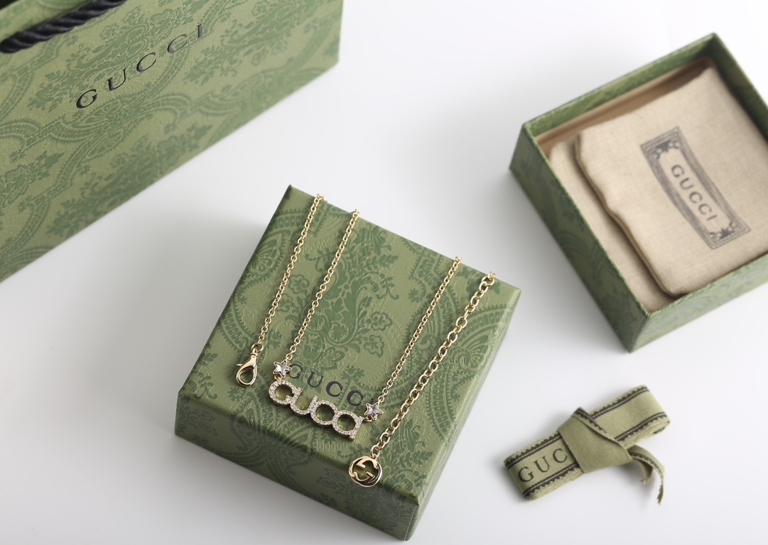 Gucci Gold Crystal Necklace logo – Gucci Gold Crystal Logo Necklace