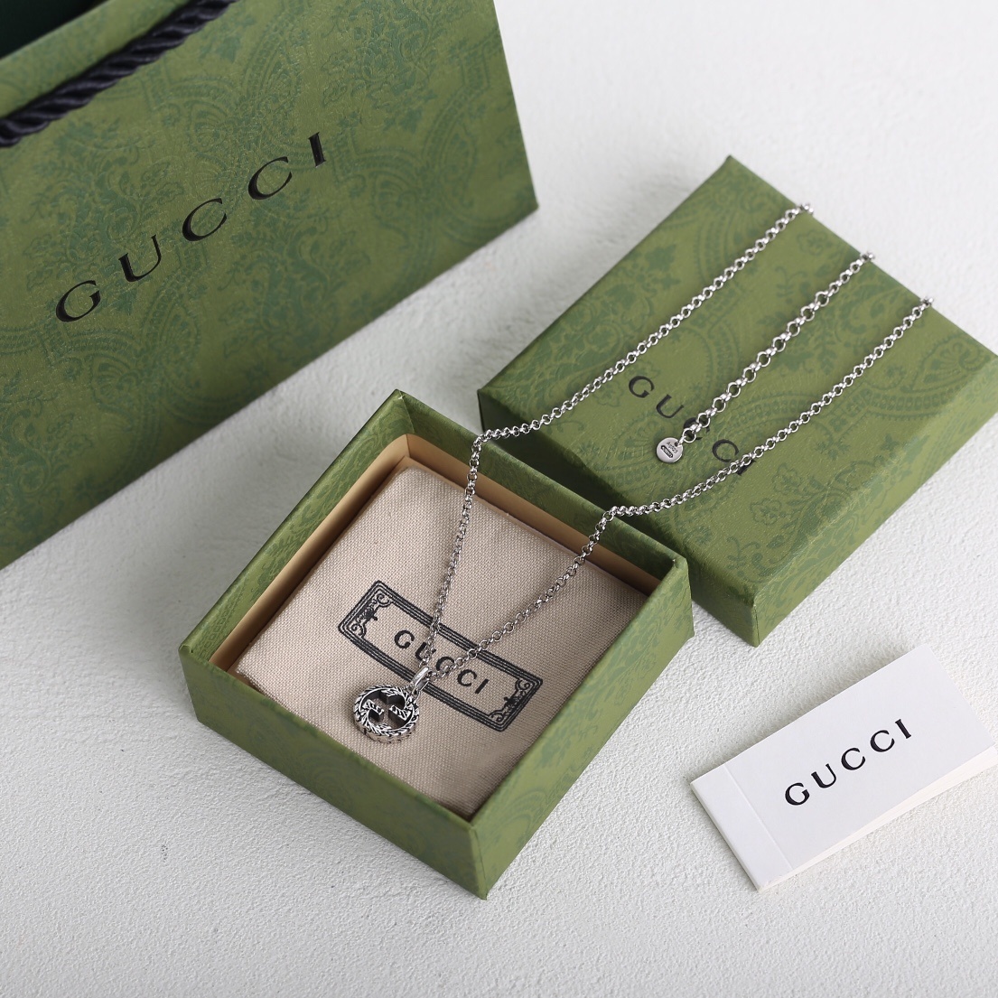 iconic Gucci Silver Interlocking G Pendant Necklace – Gucci Silver