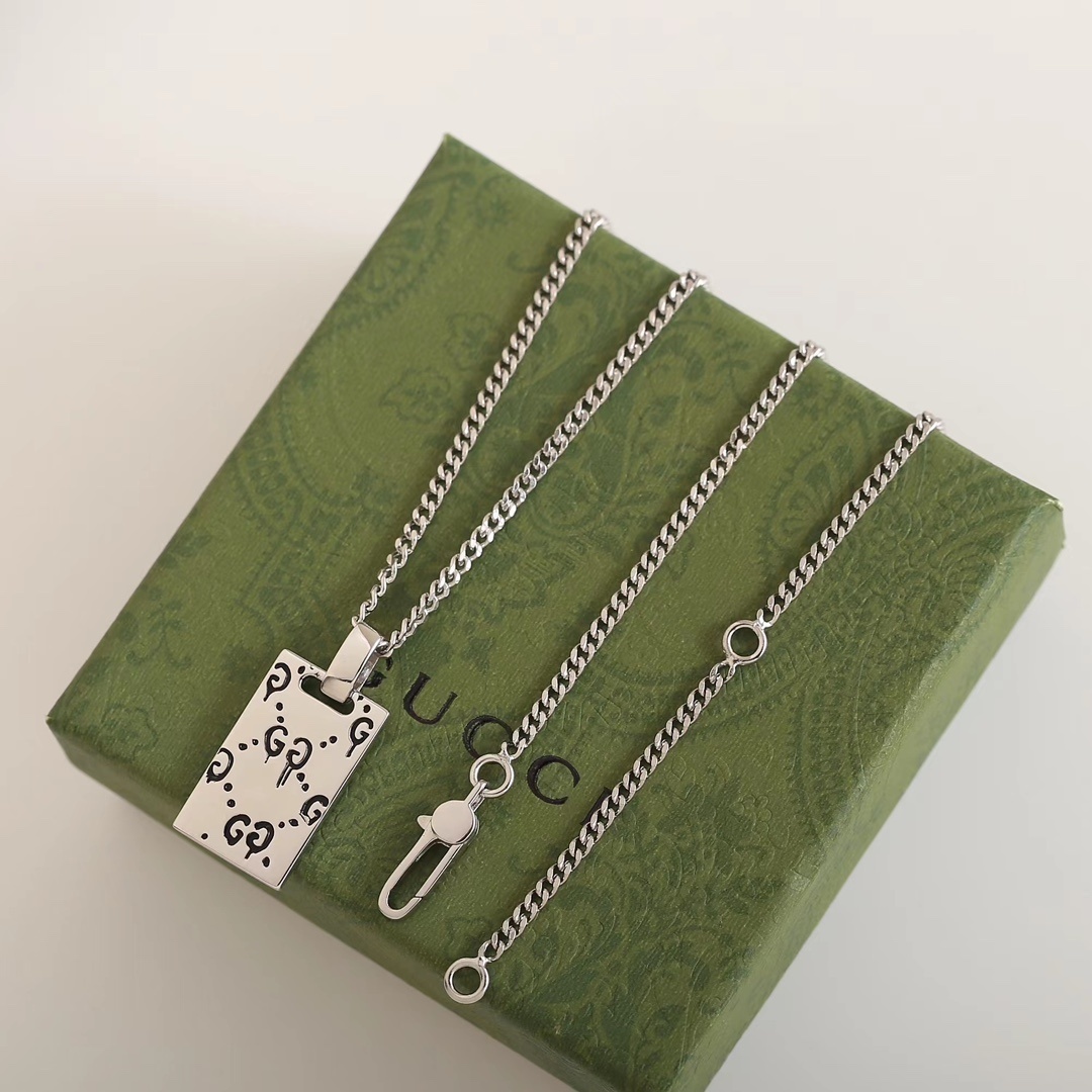 designer Gucci Silver Skull Tag Necklace – Gucci Silver Skull Tag