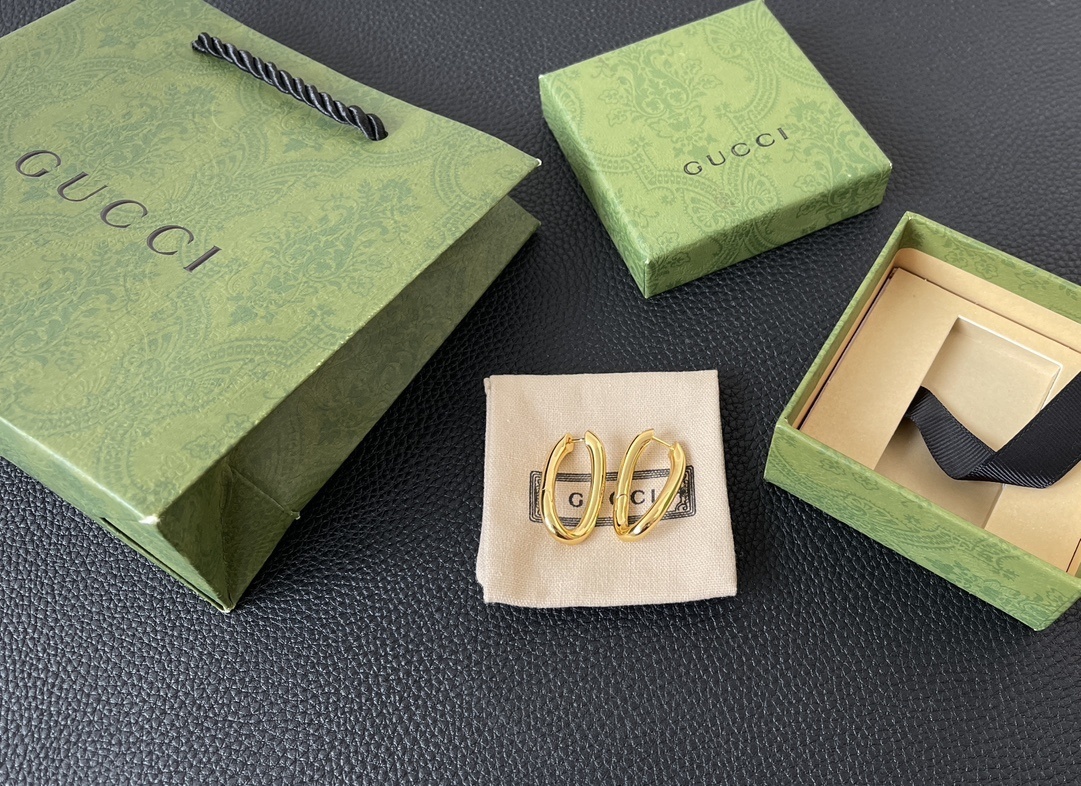 Gucci Oval Gold Hoop Earrings – Designer Chic