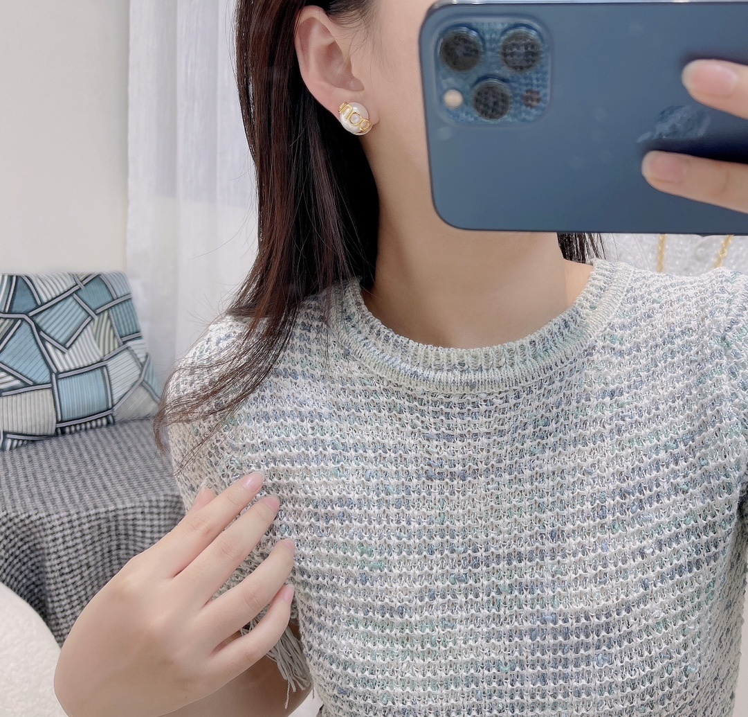 designer chic Gucci Gold Interlocking G Pearl Earrings – Gucci Gold