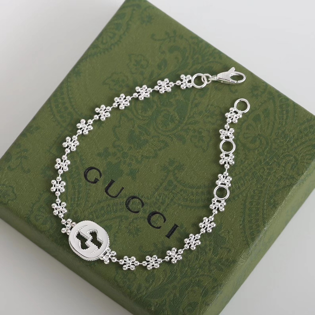 Gucci Silver Floral Chain Bracelet – Interlocking G Charm