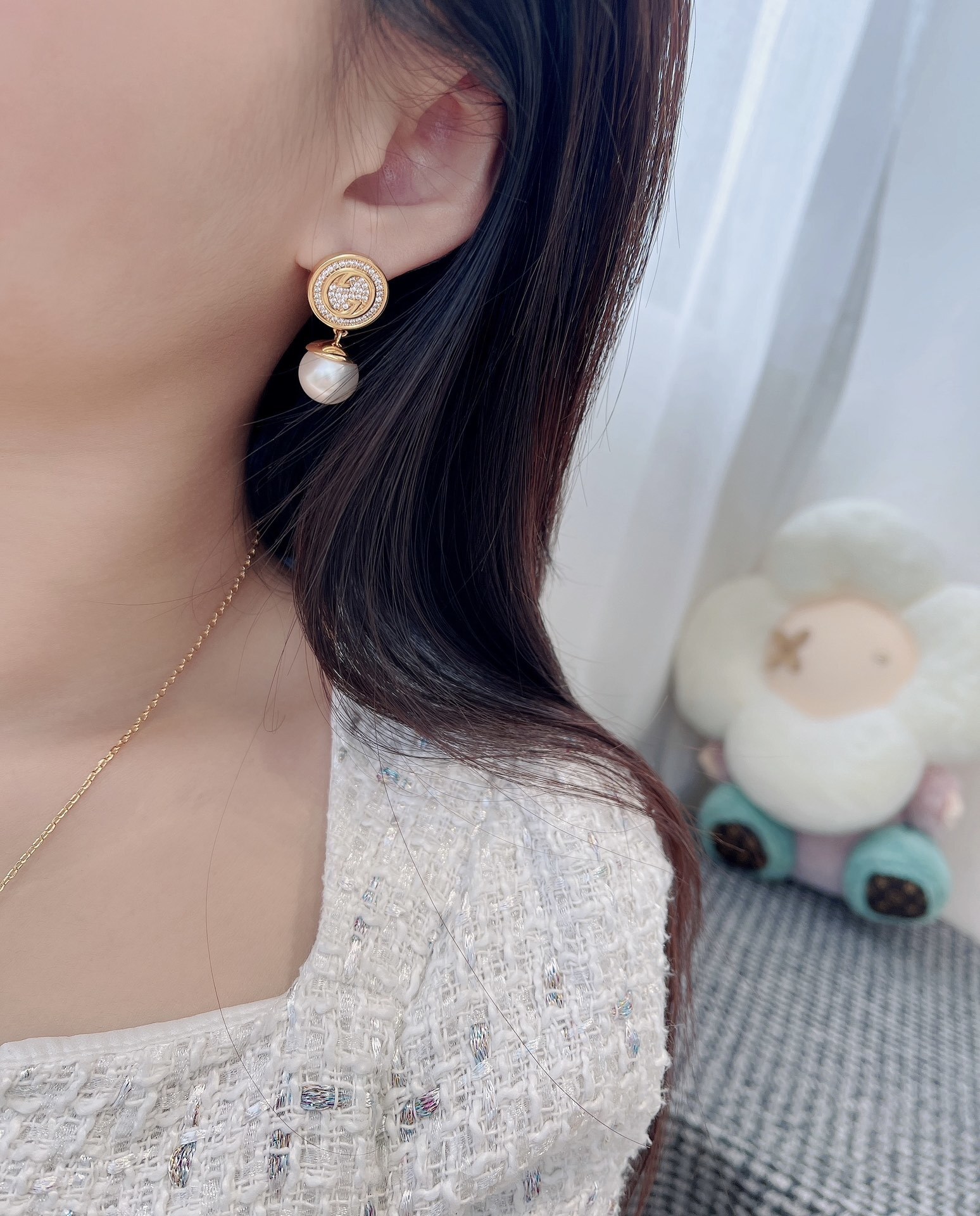 Gucci Gold Pearl Circle Earrings – Designer Dangles