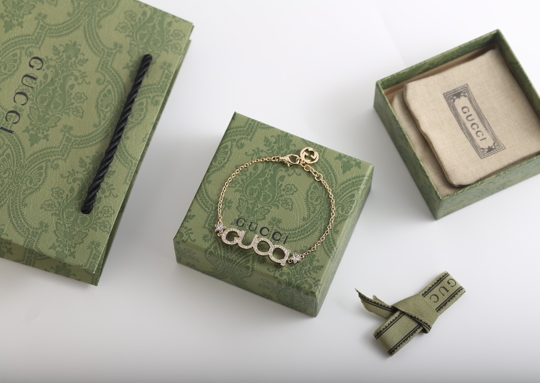 Gucci Gold Chain Crystal Logo Bracelet – Iconic Glamour