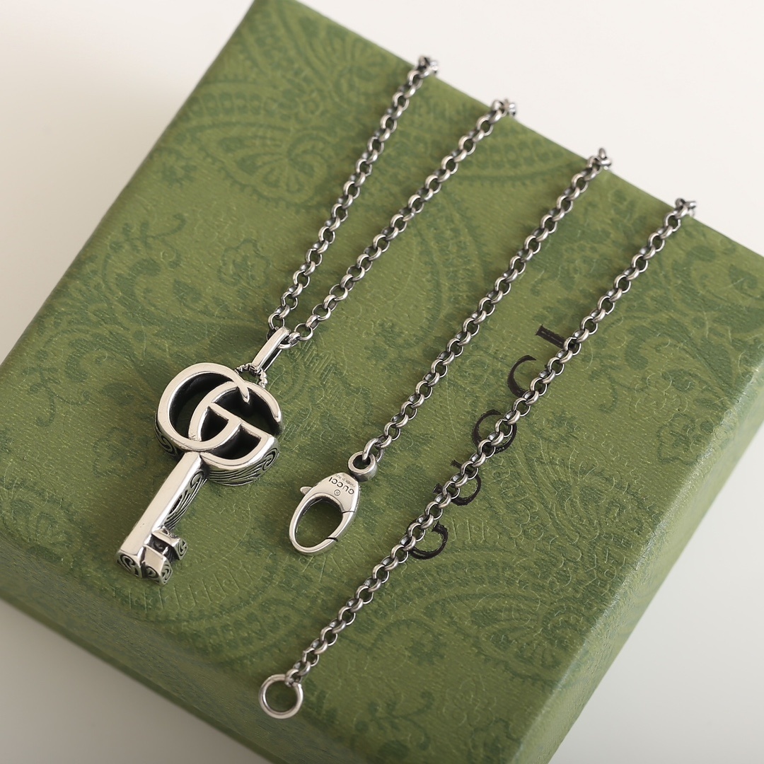Gucci Silver Key Pendant Necklace designer charm – Gucci Silver Key