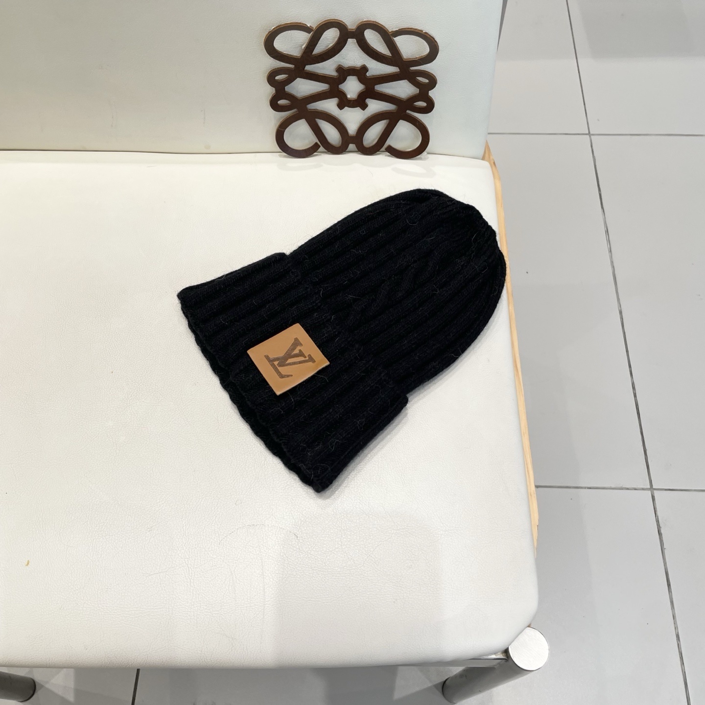 hat lv Louis Vuitton Black Wool Beanie – Louis Vuitton Black Wool