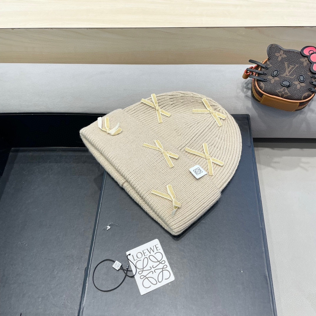 Loewe Beige Wool Beanie ribbon accents – Loewe Beige Wool Beanie with