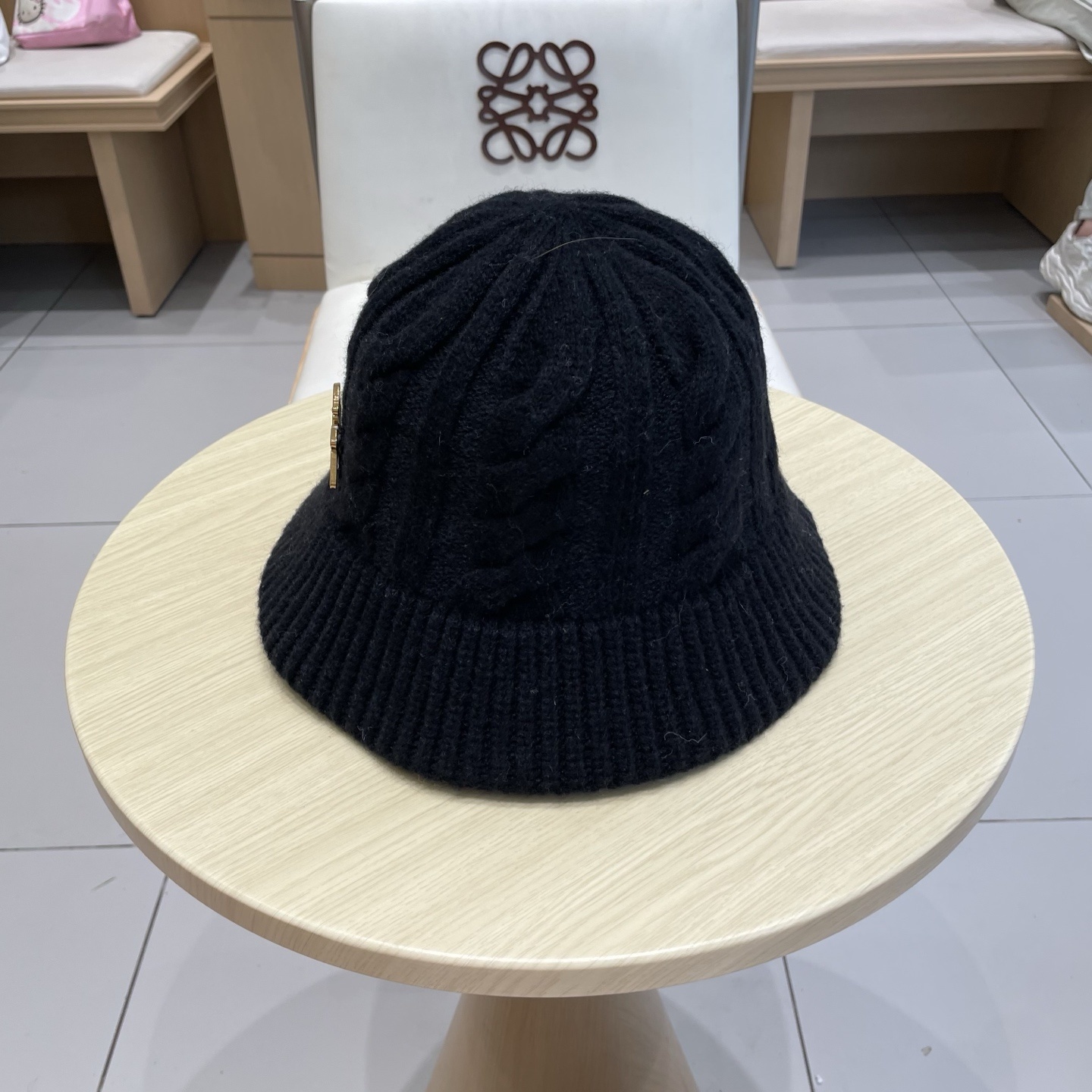 gold detail Loewe Black Knit Bucket Hat – Loewe Black Knit Bucket Hat