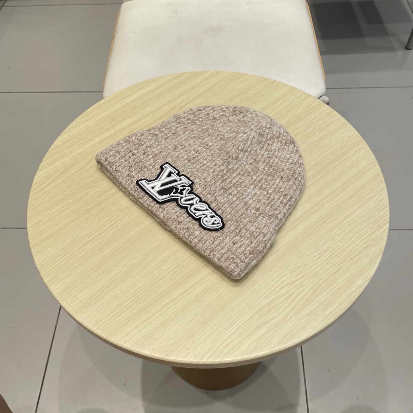 lovers Louis Vuitton Beige Knit Beanie – Louis Vuitton Beige Knit