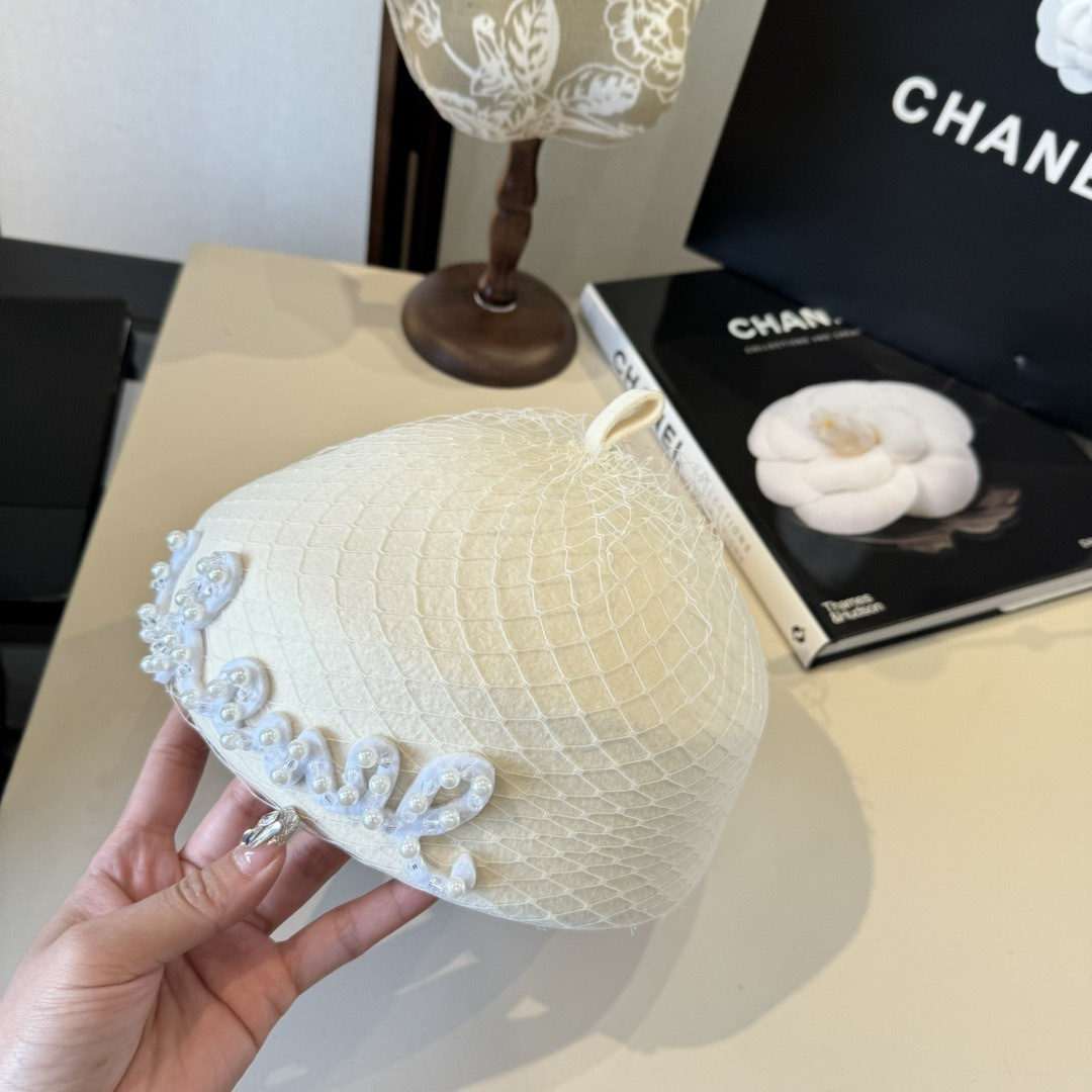 elegant Chanel Ivory Pearl Embellished Beret – Chanel Ivory Pearl