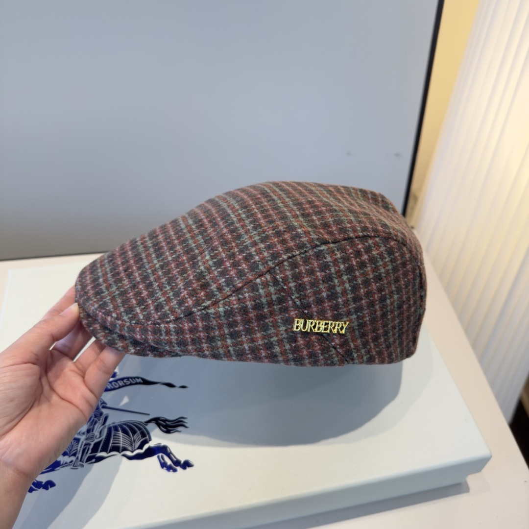 Burberry Plaid Wool Flat Cap – Classic Style