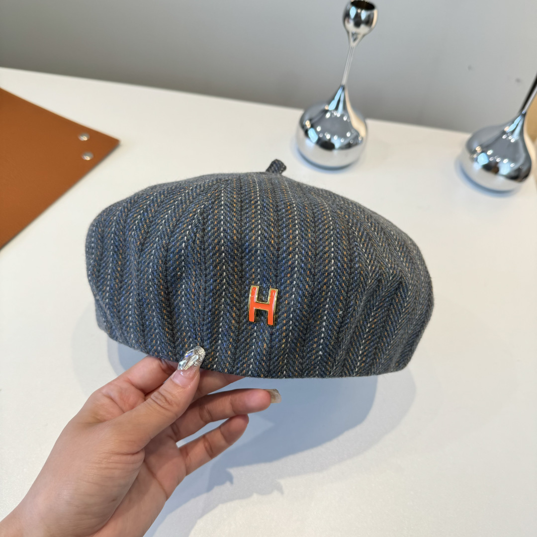 Herringbone Beret ‘H’ Logo – Herringbone Beret with ‘H’ Logo
