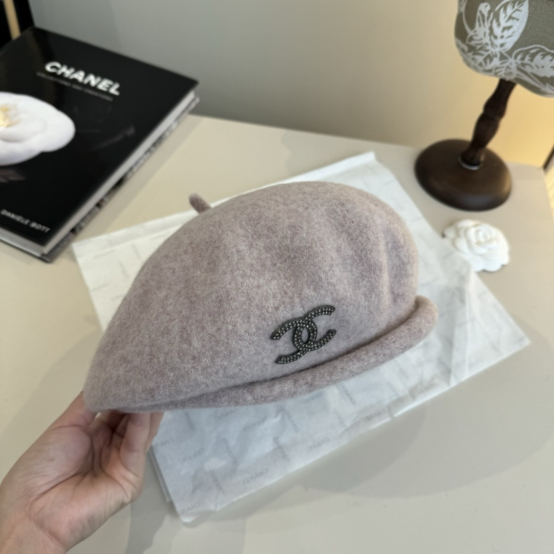 Chanel Light Pink Wool Beret – Rhinestone CC Logo