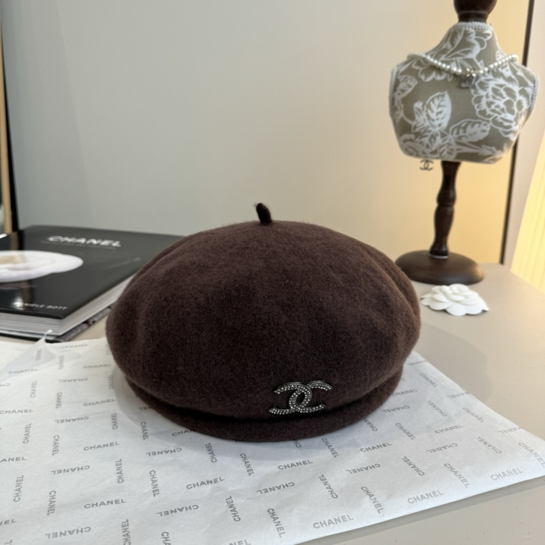 Chanel Brown Wool Beret CC Logo – Designer Chic