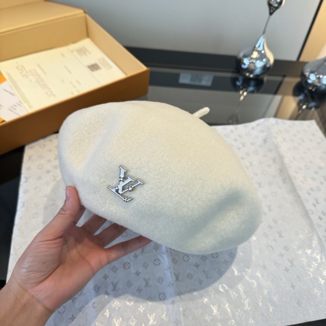 Louis Vuitton Off-White Wool Beret silver – Louis Vuitton Off-White